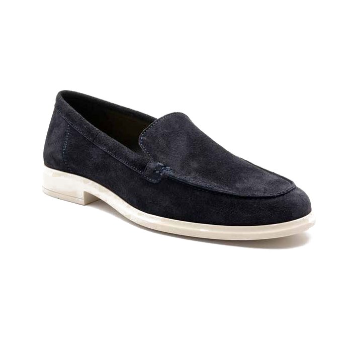 Mocassino blu in camoscio con suola bianca in gomma