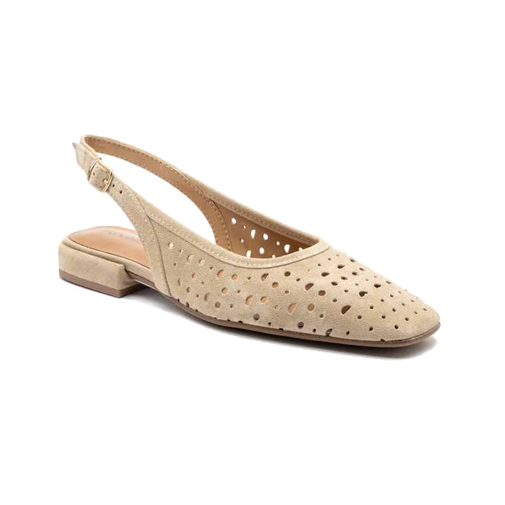 Slingback beige in camoscio traforato con tacco basso